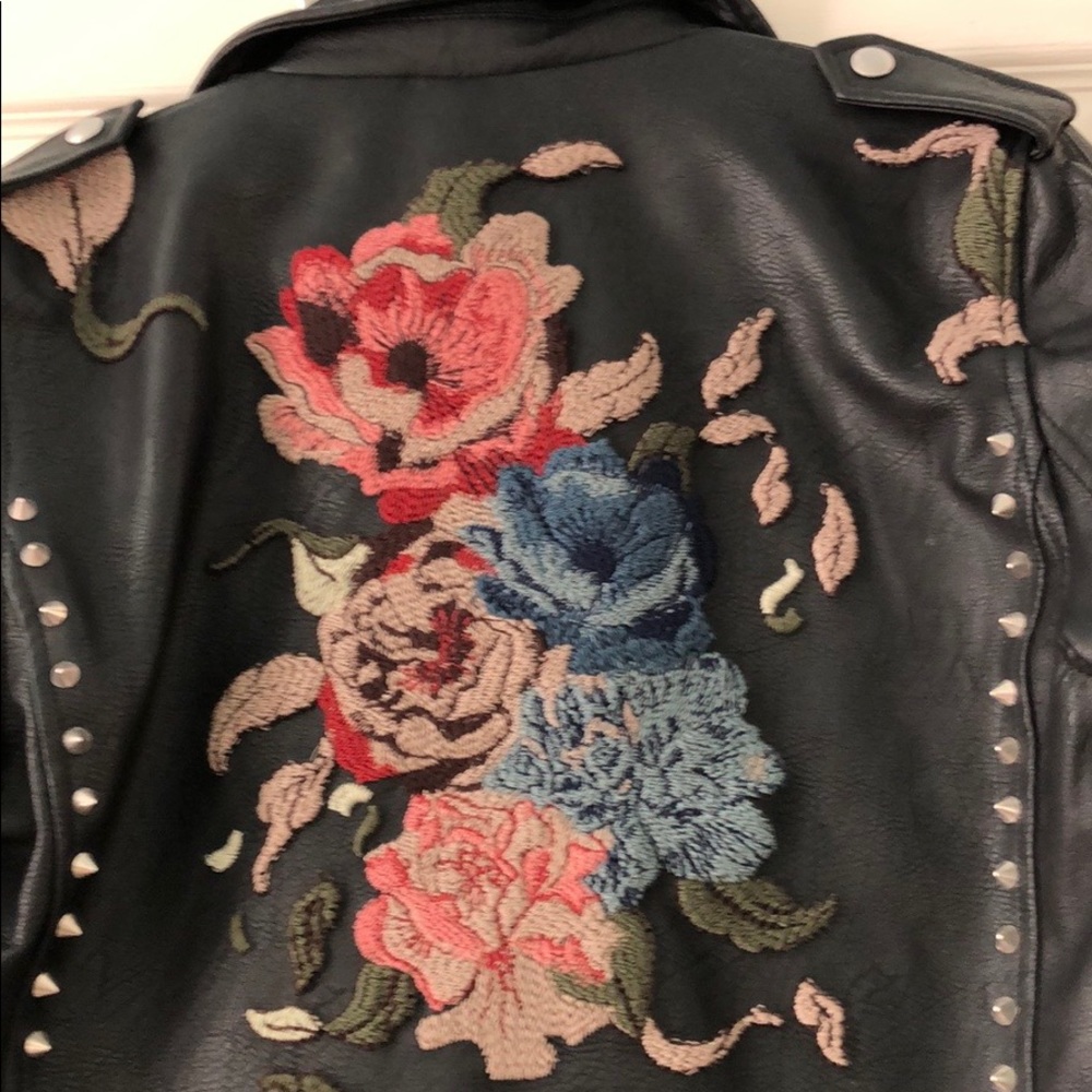 BLANK NYC EMBROIDERED STUDDED FAUX LEATHER JACKET - Picture 6 of 8